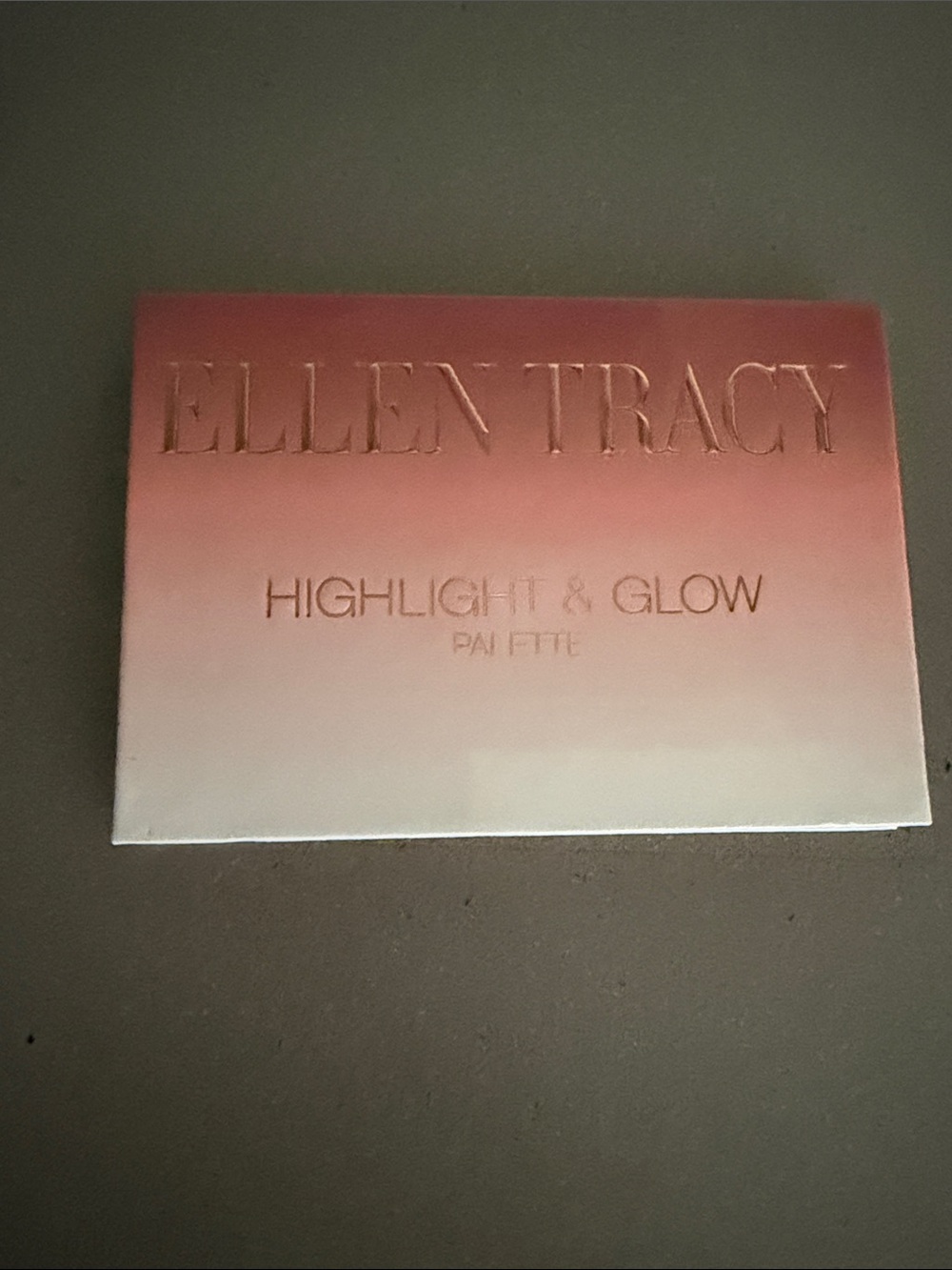 Ellen Tracy Highlight & Glow Palette - Pink to Cream Gradient